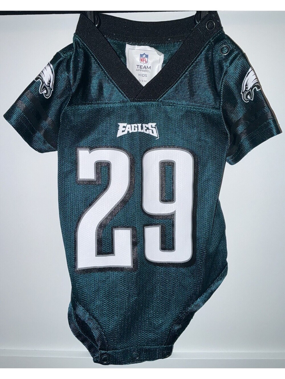 NFL Team Eagles Apparel Kids Baby 0/3 Month 29 Murrary One Piece Snaps Football